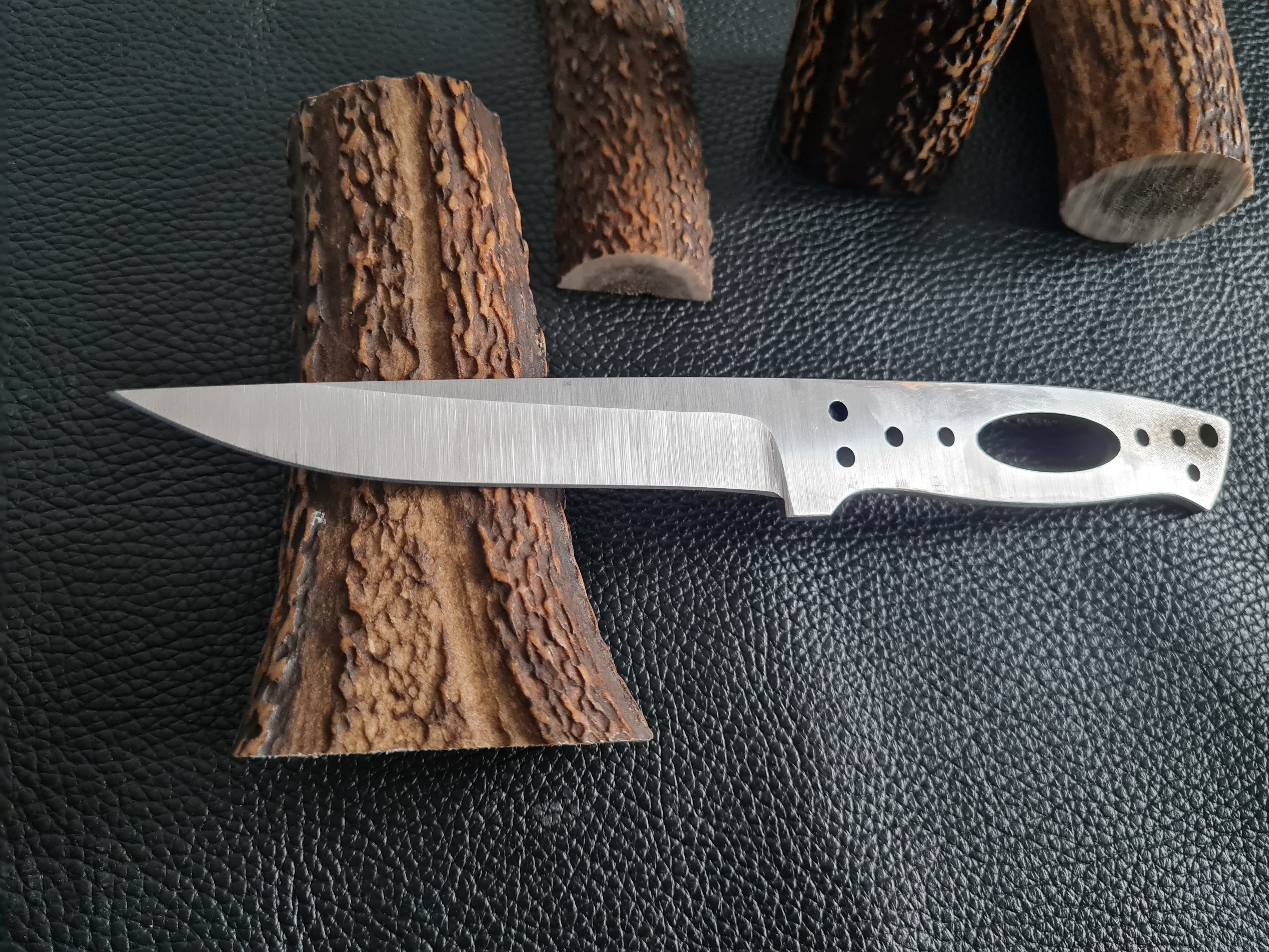 Finn 5" Full Tang, Flat Grind - Elmax Knife Blank